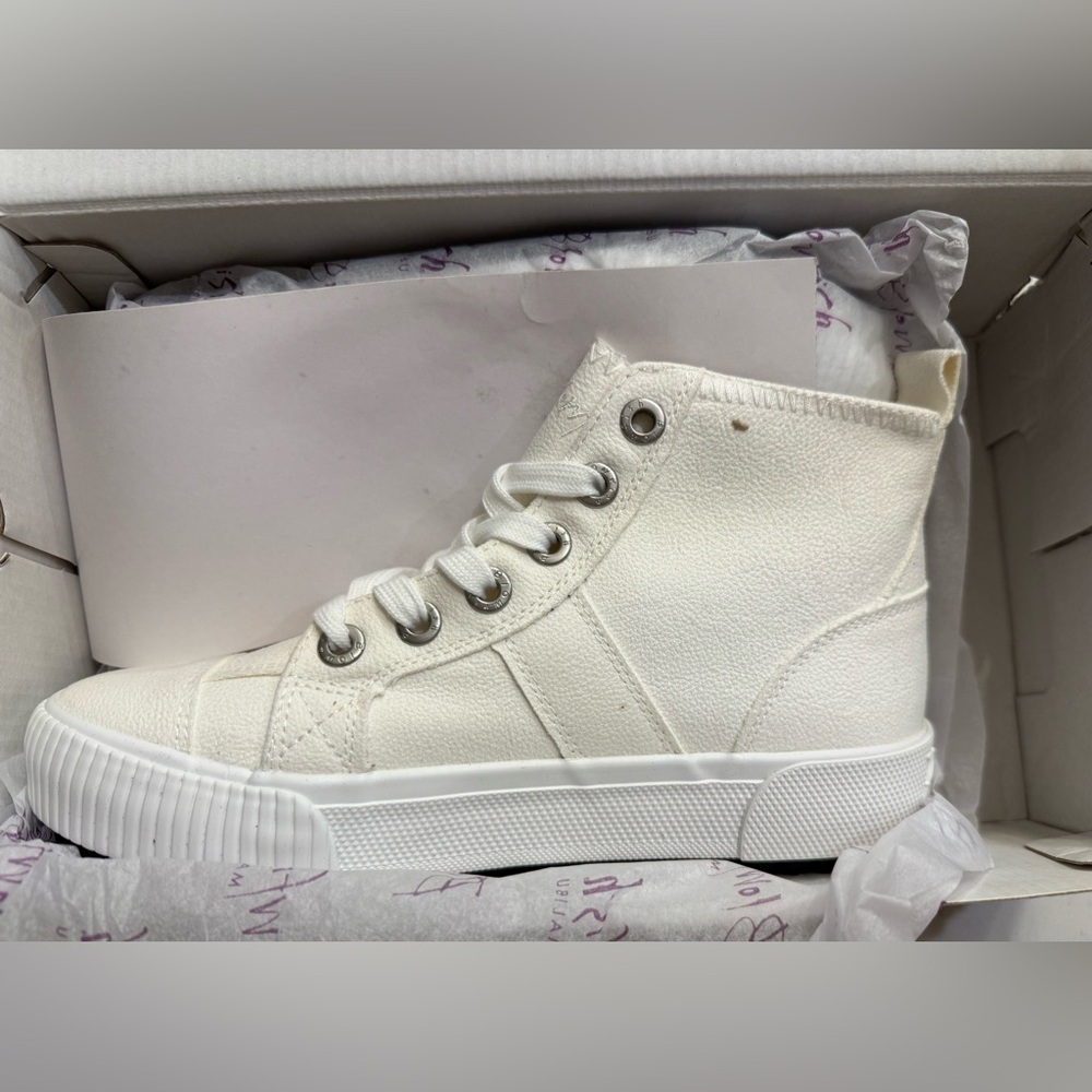 Blowfish Malibu rev high top sneaker, white SZ 6.5 new inbox